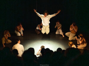 "Comme un papillon" Pièce chorégraphique et théatrale_Paris_France