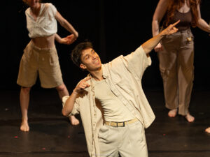 "Comme un papillon" Pièce chorégraphique et théatrale_Paris_France