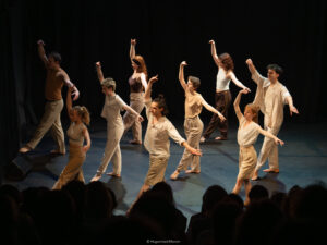 "Comme un papillon" Pièce chorégraphique et théatrale_Paris_France