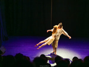 "Comme un papillon" Pièce chorégraphique et théatrale_Paris_France